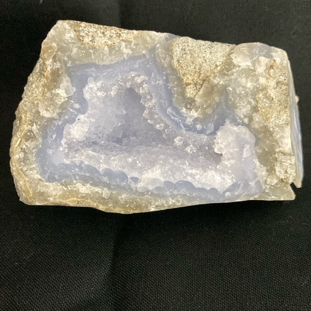 Blue Lace Agate Raw. NWOT 3” Long x 2” Wide. .196 kg. Big druzy pocket. Banding